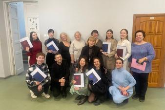 В ЕГТИ вручили дипломы студентам-кукольникам 5 курса заочной формы обучения мастерской А.Я. Стависского